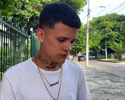 Latino twinks flex in Colombia